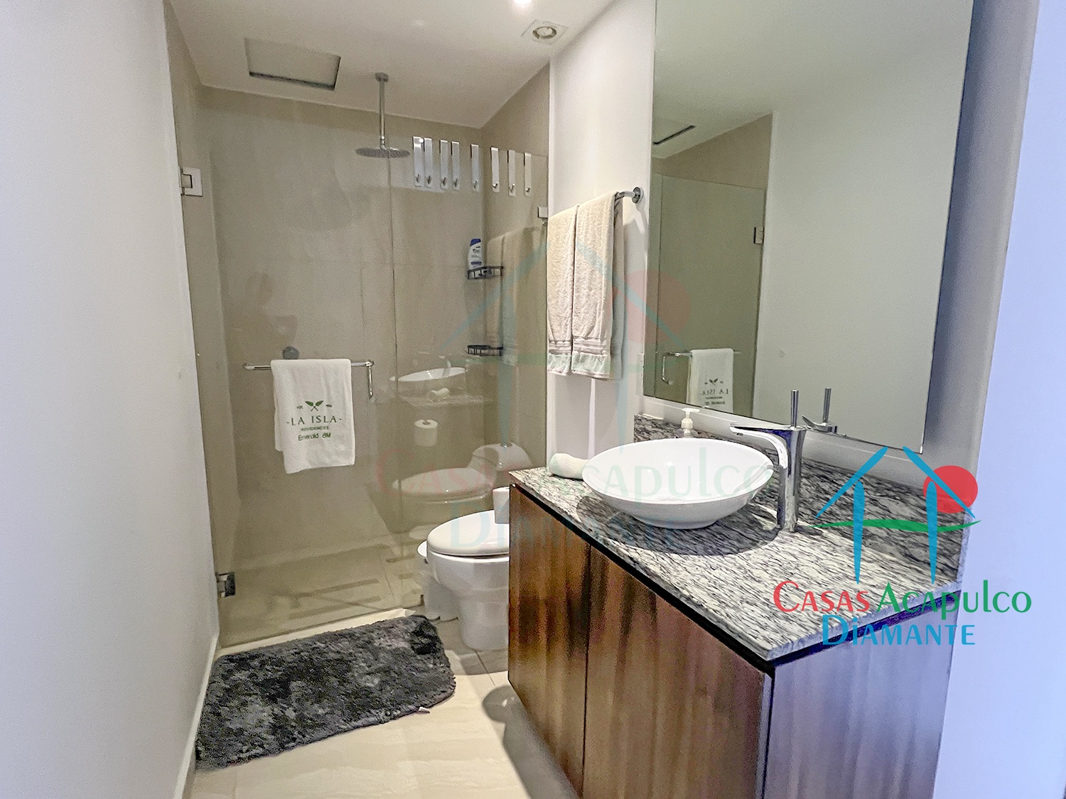 La Isla Emerald M8 - Baño compartido 1